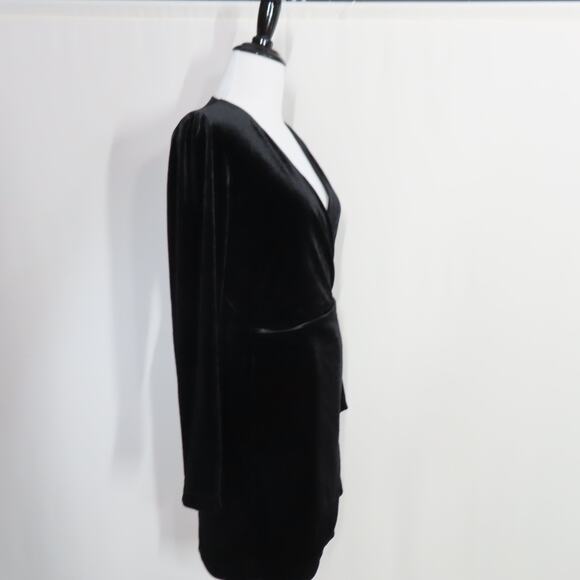 Yumi Kim Black Velvet Surplice Neckline Wrap Skirt Mini Dress Long Sleeves Small - Picture 2 of 7